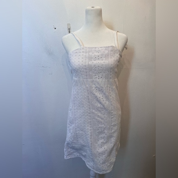 Lilly Pulitzer Dresses & Skirts - Lilly Pulitzer Eyelet Self-Tie Dress Size 16 White